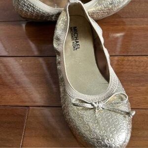 Michael kors ballet shoes size 3 kid. Golden